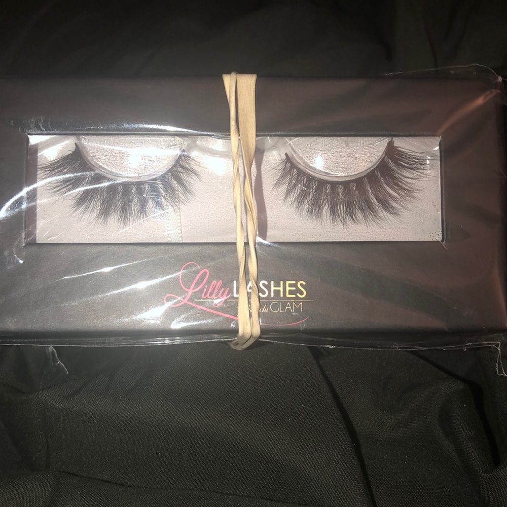 LILLY LASHES